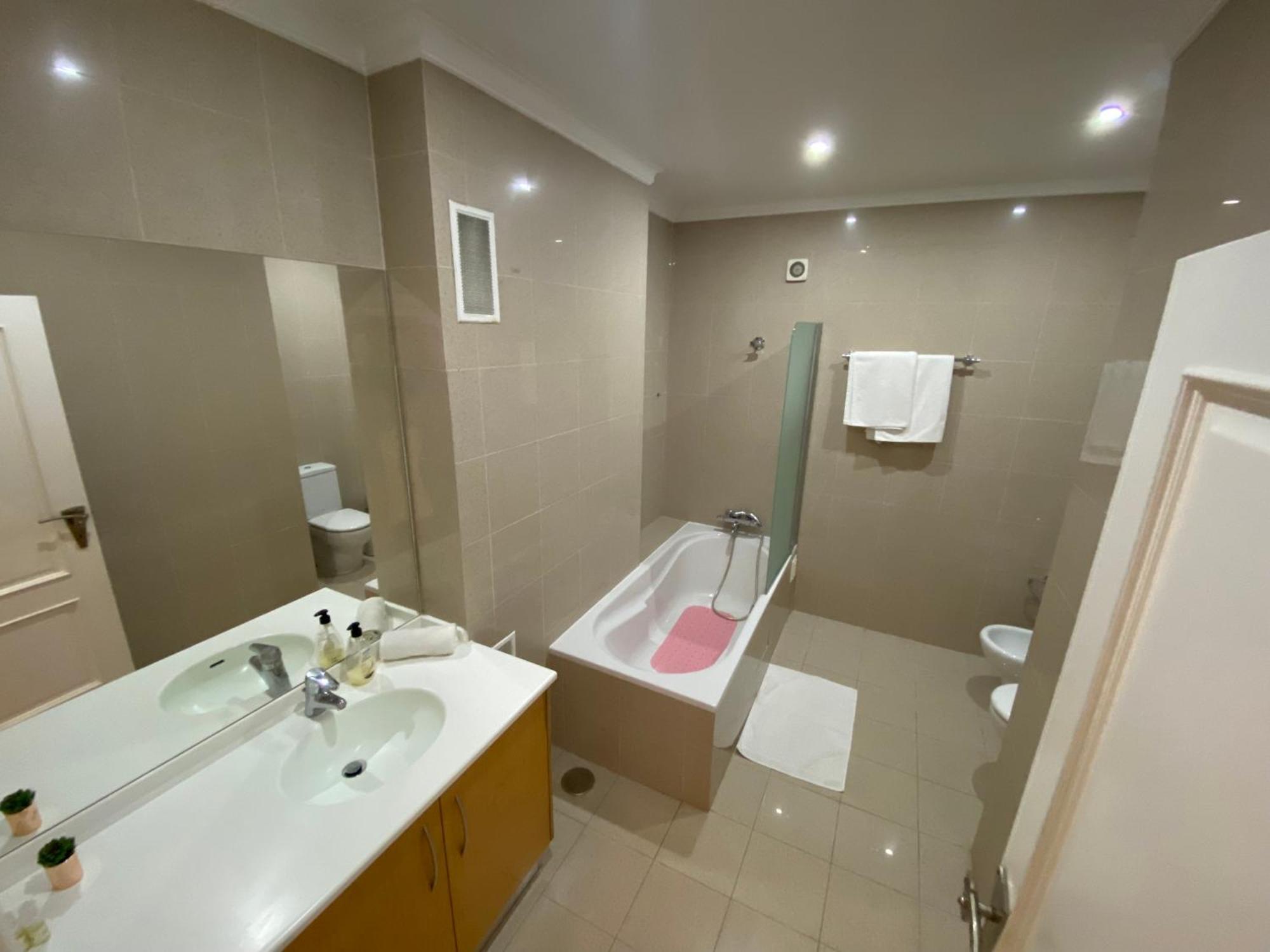 B&B With Heated Pool Sao Martinho do Porto Bagian luar foto