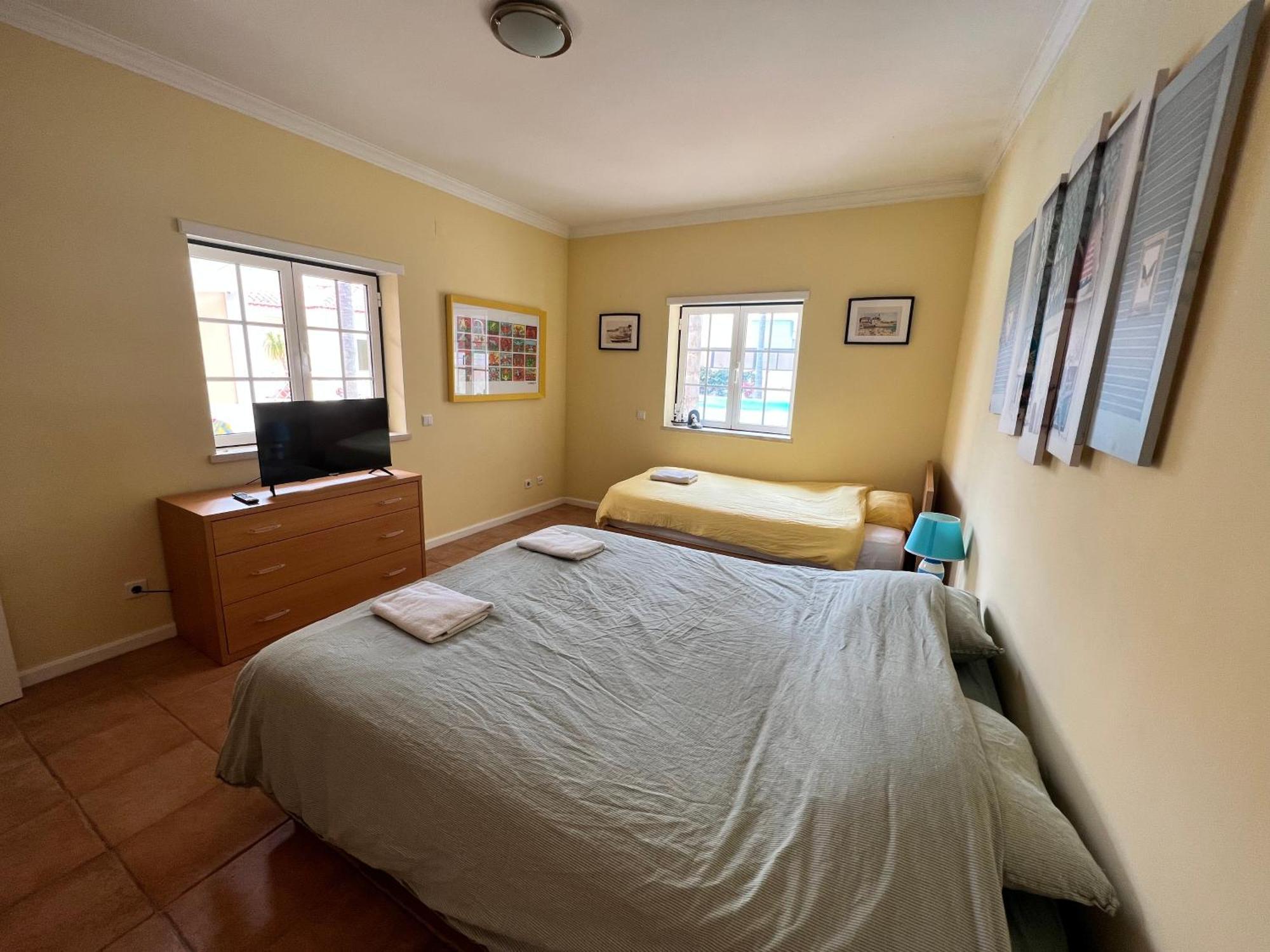 B&B With Heated Pool Sao Martinho do Porto Bagian luar foto